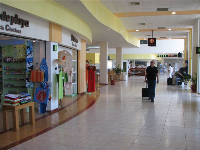 File:Aeropuerto de Manzanillo 5.jpg
