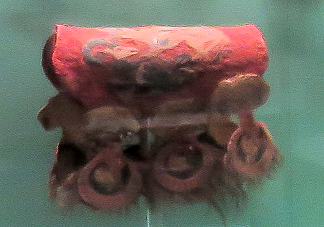 File:Pazyryk-1, decorated horse saddle, 4th century BCE.jpg