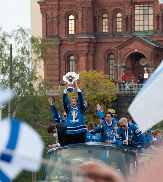 File:2011 IIHF World Championship gold medal celebrations in Helsinki3.jpg
