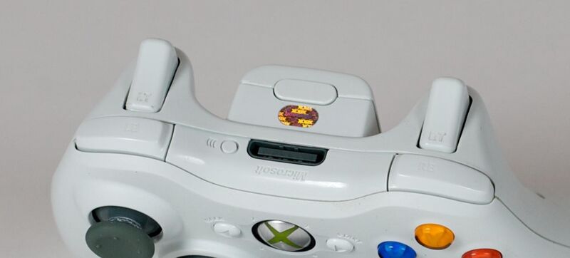 File:Xbox360 controller white back.jpg