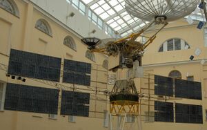 Спутник Ретранслятор Луч в музее связи, СПБ 001.jpg