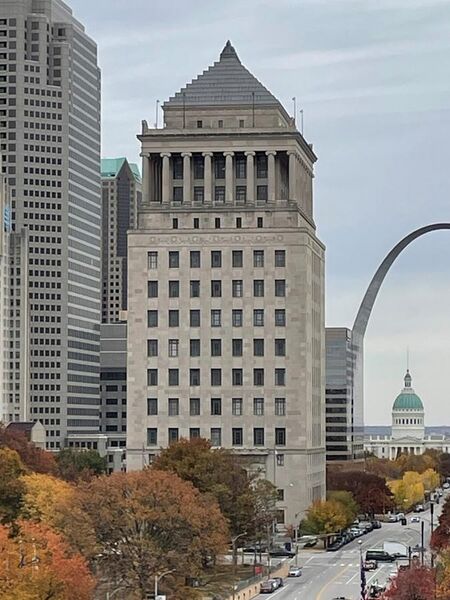 File:The City of St. Louis, Mo. - Civil Courts Bldg. (2).jpg