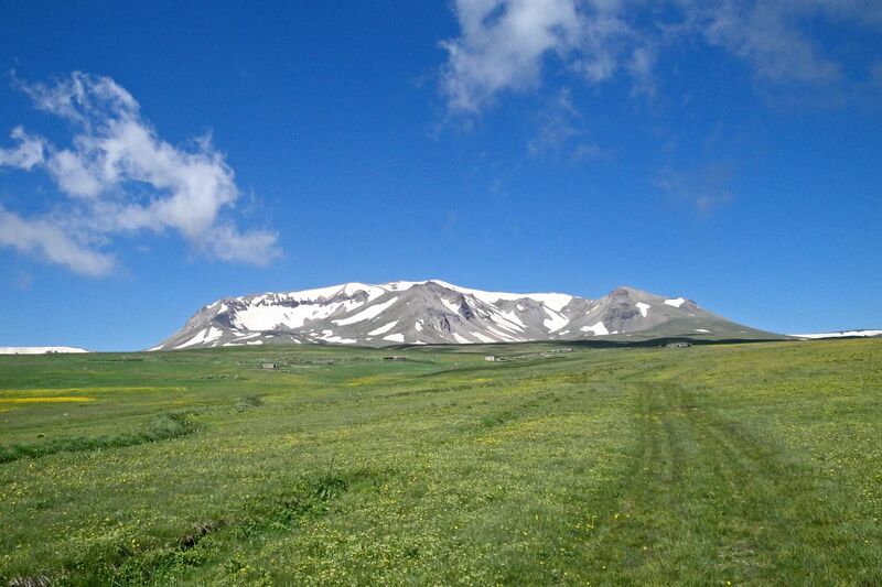 File:Mount Spitakasar, 2013.06.23.jpg