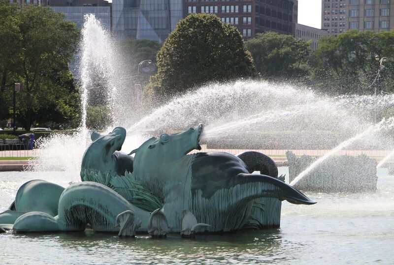 File:Chicago - Buckingham Fountain 3.jpg