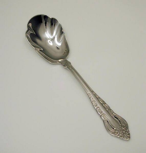 File:Sugar Spoon-White Plate.jpg