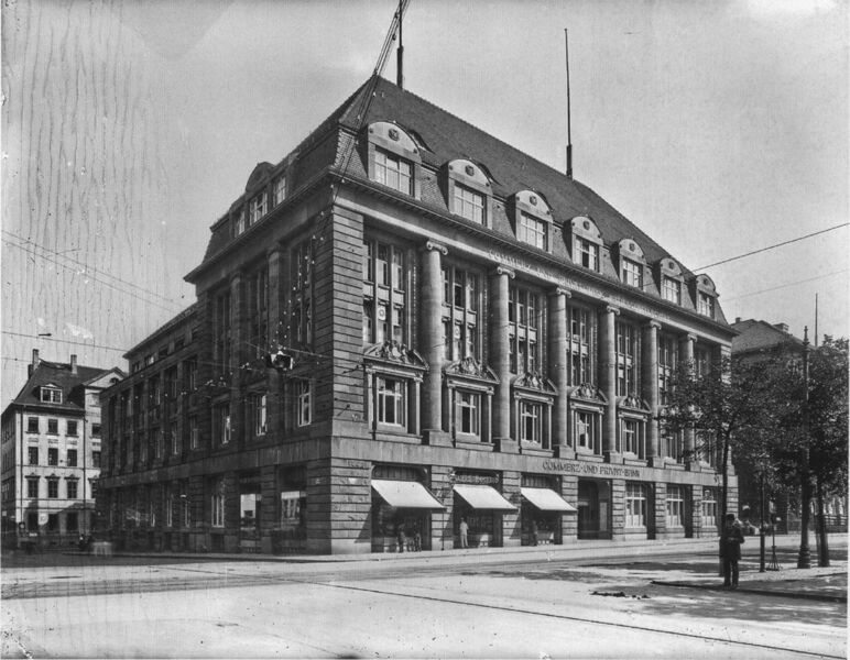 File:AHW Commerz- Privatbank Troendlinring Leipzig um 1920.jpg