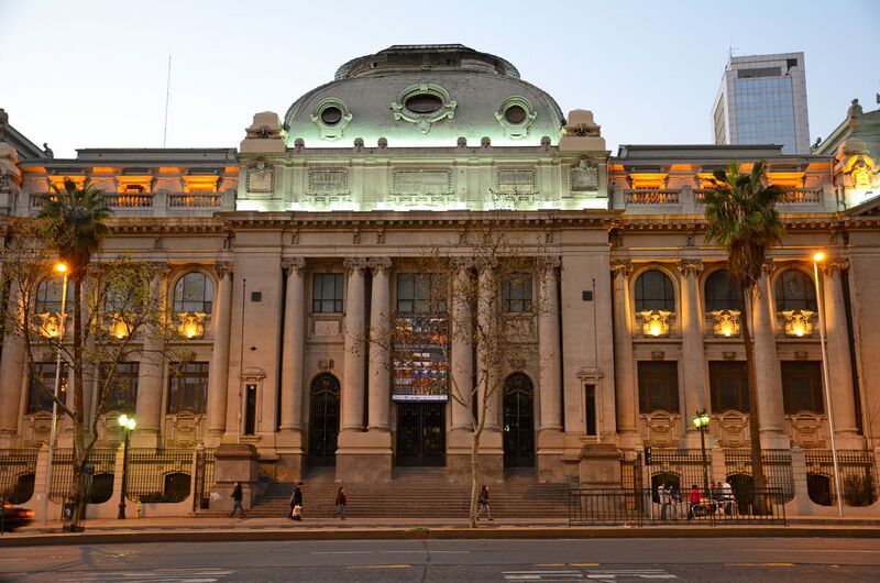 File:Biblioteca Nacional de Chile, 2012-09-08.jpg