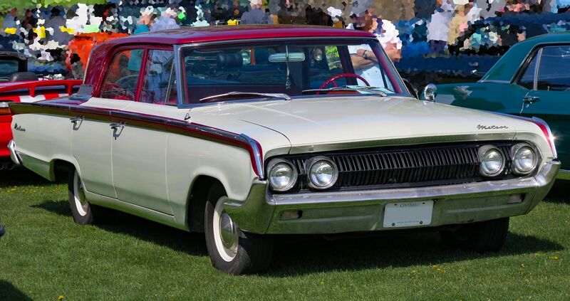 File:1964 Meteor 4-Door Sedan in Wimbledon White & Red Two-Tone, Front Right, 05-27-2023.jpg