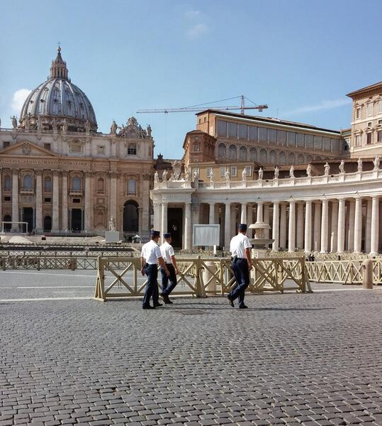 File:Vatican police officers Saint Peter's square 20141004.jpg