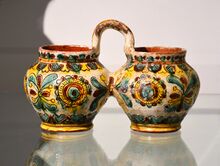 0513 Die Sammlung pokutischer Keramik-Geschirr aus dem 19. Jahrhundert im Stadtmuseum in Sanok.JPG