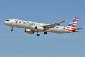 Airbus A321-231(w) ‘N915US’ American Airlines (28442733186).jpg