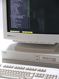HP-HP9000-715-100-Workstation 03.jpg