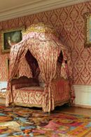 Polonaise bed