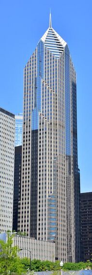 Two Prudential Plaza Chicago in May 2016.jpg