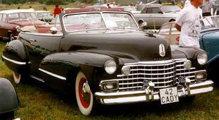 Cadillac Convertible 1942.jpg