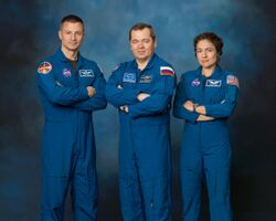 Expedition 62 crew portrait.jpg